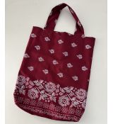 Nákupná taška s vreckom- ružičky na bordovej